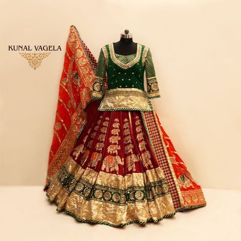 Rajputani Poshak, Choli Blouse Design, Rajasthani Dress, Designer Bridal Lehenga Choli, Rajputi Dress, Choli Dress, Indian Outfits Lehenga, Wedding Lehenga Designs, Lehenga Designs Simple