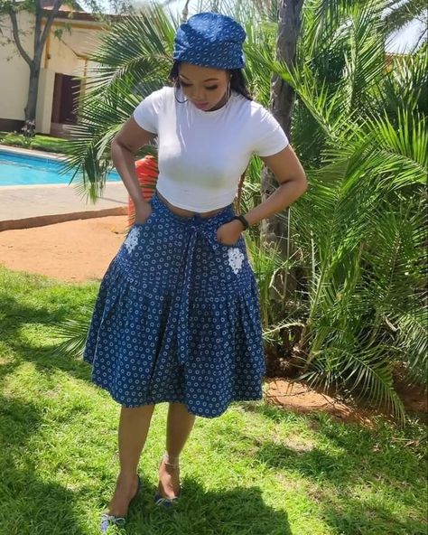 Leteisi Skirts Patterns, Modern Tswana Traditional Dresses, Seshweshwe Skirts, Setswana Traditional Attire, 1970s Fashion Women Dresses, Shweshwe Skirts, Sotho Traditional Attire, Makoti Outfits, Seshoeshoe Designs