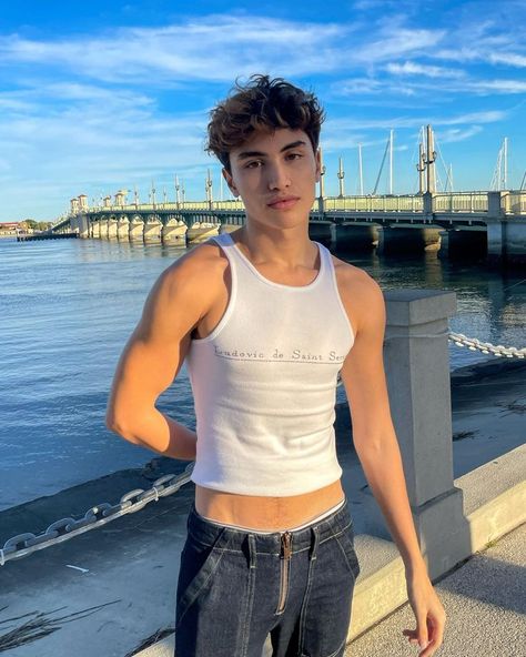 Male Tank Top Outfit, Guy In Crop Top, Crop Top Boys, Jojo Fashion, Cropped Outfits, Mens Crop Top, Trendy Boy Outfits, Pics Inspo, Tank Top Outfits