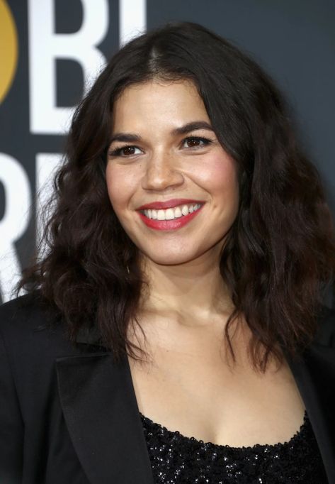 Who is America Ferrera? America Ferrera is a famous Actress from The United States. Her complete name is America Georgina Ferrera. She got Popular for her role as Brigida in the movie named Special Correspondents. She is a well-known face in the Hollywood Industry. She has also appeared in movies like César Chávez, How to Train Your Dragon 2, Dawn of the Dragon Racers, Special Correspondents, Half the Sky, End of Watch,  and many others. She also worked in various Television Series like Supersto Haircut Ideas For Round Face, Haircuts For Round Face Shape, Fat Face Haircuts, Haircuts For Round Faces, Tara Reid, Straight Hairstyle, Easy Hair Cuts, America Ferrera, Easy Hairstyles For Medium Hair