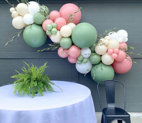 Pink And Sage Balloon Arch, Pink And Sage Green Balloon Garland, Mint Green And Pink Balloon Garland, Pastel Pink And Green Balloon Garland, Pastel Green Balloon Decor, Green Balloon, Grad Party Decorations, Balloon Installation, Balloon Centerpieces