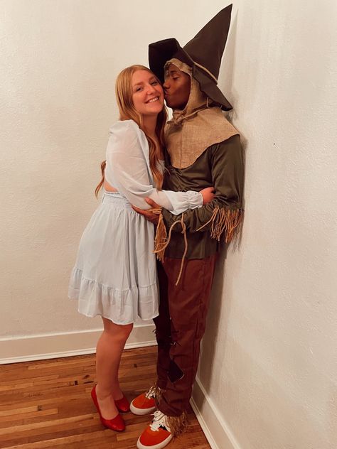 Dorothy And Scarecrow Costume Couple, Scarecrow Costume Couple, Dorthy Costume Couple, Dorothy And Scarecrow Costume, Wizard Of Oz Couple Costume, Wizard Of Oz Halloween Costumes, Dorothy And Scarecrow, Dorthy Costume, Wizard Of Oz Halloween