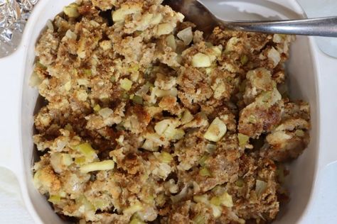 Easy Pepperidge Farm Stuffing with Apples and Celery - Eat the Bite Pepperidge Farm Stuffing Recipes, Stuffing With Apples, Pepperidge Farm Stuffing, Classic Stuffing Recipe, Easy Stuffing, Herb Stuffing, Thanksgiving Stuffing, Stuffing Mix, Pepperidge Farm