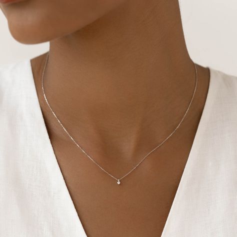 White Gold Necklaces Women, Pendant Necklace White Gold, Necklace Women Gold, Round Diamond Pendant, Necklace White Gold, White Gold Pendant Necklace, Outwear Women, Dainty Chain, White Gold Necklaces