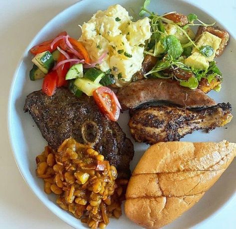 Zambian Food, Cooking Soul Food, Salad Recipes Healthy Lunch, Restaurant Meals, Smoothie Recipes Healthy Breakfast, South African Recipes, Christmas Food Dinner, Healthy Drinks Recipes, Interesting Food