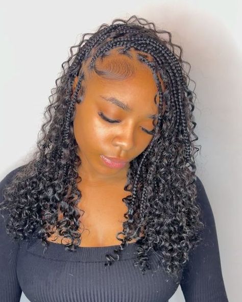 @styledbyarii_ on Instagram: "i think this might be one of my fav braided hairstyles😍😍  BOOK: short shmedium knotless + goddess hair + curly ends  #bobknotlessbraids #bobknotless #knotlessbraids #knotlessbraidslondon #bohobraids #bohobraidslondon #bohemianbraids #bohemianbraidslondon #goddessboxbraids #goddessbraids #londonbraider #braidernearme #holidaybraids #holidayhairstyle #explore #explorepage #fyp #blackgirlmagic #melaninpoppin #styledbyarii_" Goddess Bob Box Braids, Knotless Bob Goddess Braids, Mid Back Box Braids With Curly Ends, Short Medium Goddess Braids, Braided Curly Bob, Holiday Braided Hairstyles, Short Boohoo Knotless Braids, Medium Bob Boho Knotless Braids, Short Knotless Box Braids With Curly Ends Hairstyles