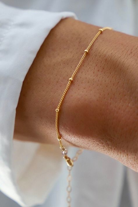 Filigranes Armband mit Kügelchen Simple Bracelets Gold For Women, Gold Bracelet Chain Women, Chain Bracelets Gold Simple For Women, Cute Gold Bracelets Simple, Simple Bracelets Gold, Bracelet Ideas Gold, Bracelets Gold Simple For Women, Gold Jewelry Bracelets, Ball Chain Bracelet