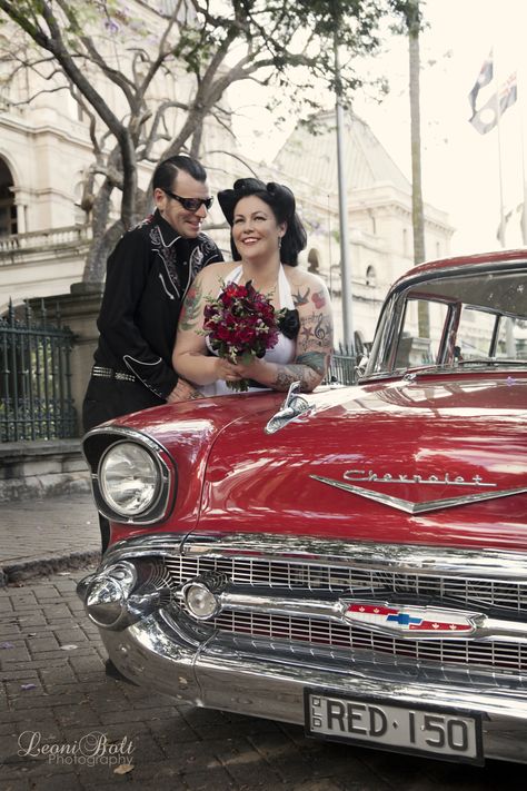 rockabilly car pose 50s Wedding, Rockabilly Wedding, Rock N Roll Wedding, Wedding Aesthetics, 1950s Wedding, Lady Like, Bmw Cafe Racer, Retro Wedding, Wedding Tattoos