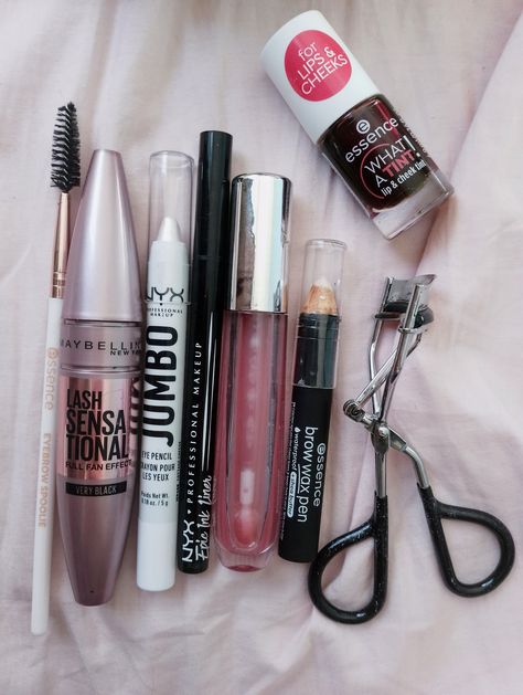 all I need makeup How To Use Lip Pencil, Cheap But Good Makeup Products, Teen Makeup Products, Essence Tint, Makeup Products Eyeliner, Makeup Products Cheap, Good Cheap Makeup, All I Need Makeup, Simple Makeup Products