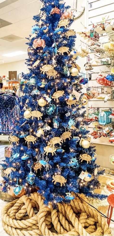 Nautical Themed Christmas Trees, Nautical Tree Decorations, Christmas Ocean Theme, Coastal Christmas Tree Skirt, Christmas Tree Sea Theme, Nautical Tree Topper, Beach Christmas Party, Mini Christmas Tree Diy, Ocean Theme Crismas Tree