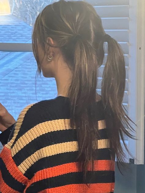 Pigtails Outfit Aesthetic, Two Buns Outfit, Long Hair Pigtail Buns, Aesthetic Hairstyles Y2k, Pigtail Hairstyles Aesthetic, Cute Hair Pigtails, Hair Inspo Pigtails, Pigtails Medium Hair, 2 Pigtail Hairstyles