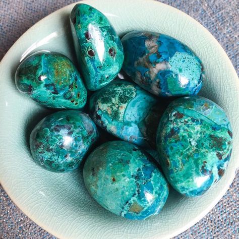 Crystal Ideas, Green Patterns, Tumble Stones, Beautiful Stones, Greenish Blue, Rock Collection, Stone Pattern, Rocks And Gems, Tumbled Stones