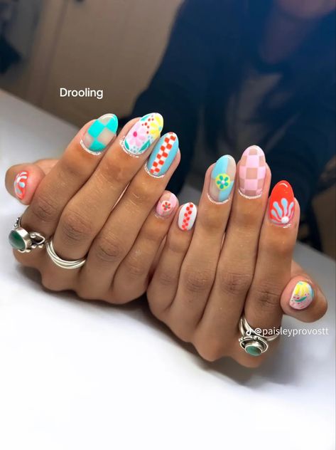 Retro Nail Ideas, Funky Spring Nails, Fun Design Nails, Pottery Nails, Wild Flower Nails, Crazy Summer Nails, Tennessee Nails, Cowboy Nails, Funky Nail Designs