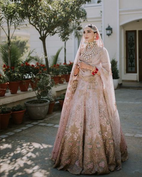 10+ Offbeat Lehengas By Rimple & Harpreet That Tug At Our Heartstrings Pink Bridal Lehenga, Anand Karaj, Sikh Bride, Latest Bridal Lehenga, Punjabi Bride, Bridal Dress Fashion, Indian Bridal Dress, Indian Bridal Outfits, Wedding Lehenga