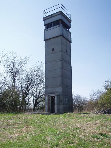 Bunker House, Guard Tower, Viewing Platform, Brutalism Architecture, Underground Bunker, Lookout Tower, Tower House, Interesting Buildings, Watch Tower