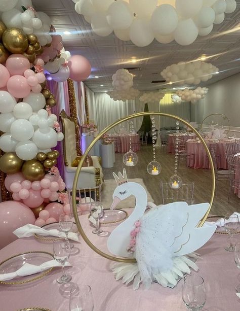 Swan Princess Birthday Party, Swan Baby Shower Ideas, Swan Baby Shower, Winter Baby Shower Themes, Baby Swan, Swan Princess, Baby Shower Princess, Venue Decor