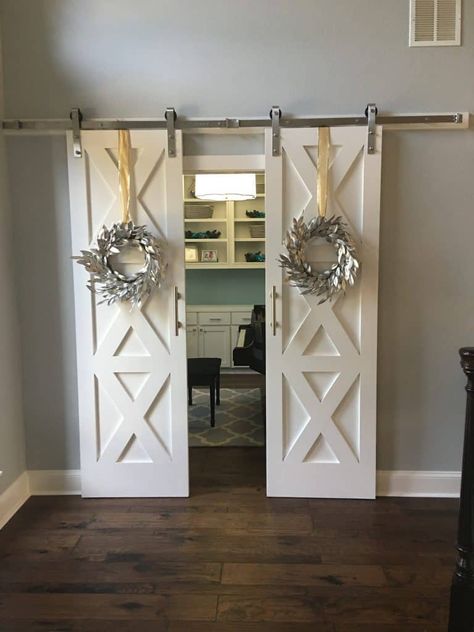 Double Sliding Barn Doors, Farmhouse Doors, Barn Door Designs, Best Barns, Casa Country, Door Inspiration, Double Barn Doors, Apartment Decorating, Interior Barn Doors