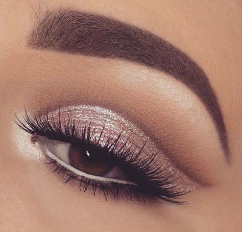 INSTAGRAM: dakotaxtaren PINTEREST: @dakotaxtaren ♡ Eylure Lashes, Eyeshadow Crease, Prom Makeup Tutorial, Braut Make-up, Make Up Looks, Eye Makeup Tips, Pink Makeup, Cut Crease, Makeup Bags Travel