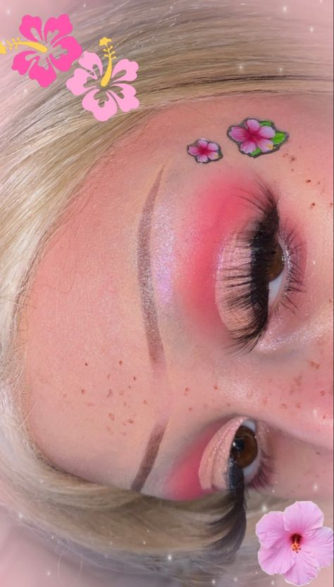 Pink Beach Makeup, Beach Gyaru Makeup, Beach Inspired Makeup, Malibu Barbie Makeup, Tropical Eye Makeup, Animal Eye Makeup, Barbie Aesthetic Makeup, Coconut Girl Makeup, Key West Kitten Outfits