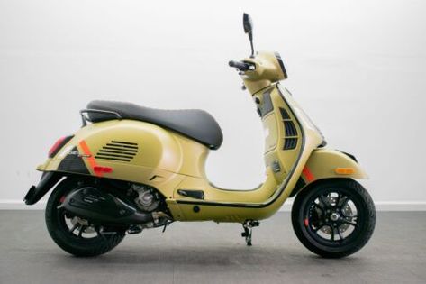 ad eBay - Verde Ambizioso Matt Vespa GTS Super 300 Sport with 15 Miles available now! - Buy Now, click the link (eBay) Vespa Gts 250, Vespa Gts