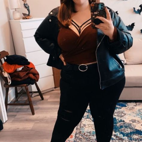 7 Plus Size Goth Brands to Shop up to 7X - Maggie McGill Goth Plus Size Fashion, Plus Size Black Outfits, Plus Size Rocker Chic Outfits, Plus Size Rocker Chic, Plus Size Punk Fashion, Edgy Outfits Plus Size, Plus Size Rocker, Chic Outfits Curvy, Faux Leather Jacket Outfit