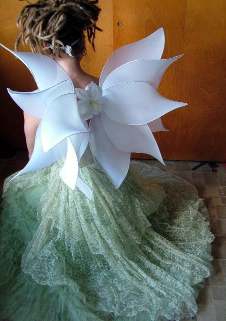 pretty wings Flower Wings, Princess Tutu Dresses, Pretty Wings, Flower Costume, Faeries Gardens, Fairy Dresses, Fairy Makeup, Fantasy Hair, Wings Costume