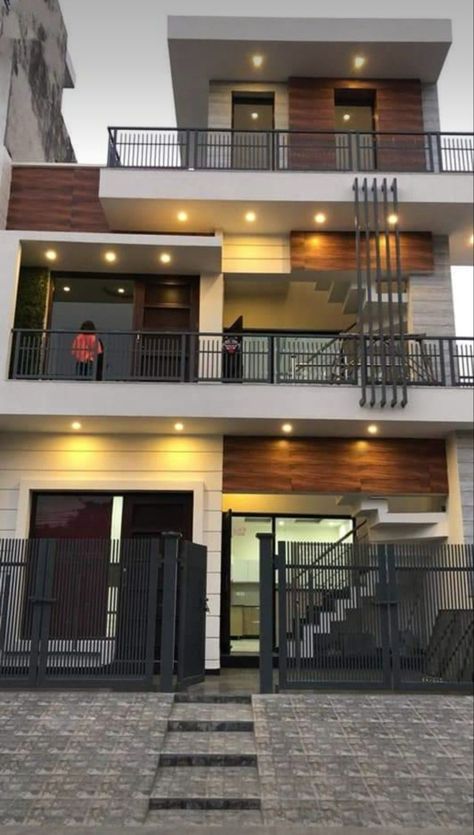 House Degine, House Structure Design, 3 Storey House Design, Modern Bungalow House Design, Indian House, 2 Storey House Design, House Outer Design, Small House Front Design, House Balcony Design