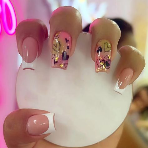 White French Tips, Fake Nails White, Pink French Nails, Press On Nails Medium, White French Tip, Heart Nail, Butterfly Nail Art, Nagel Tips, Fake Nails With Glue