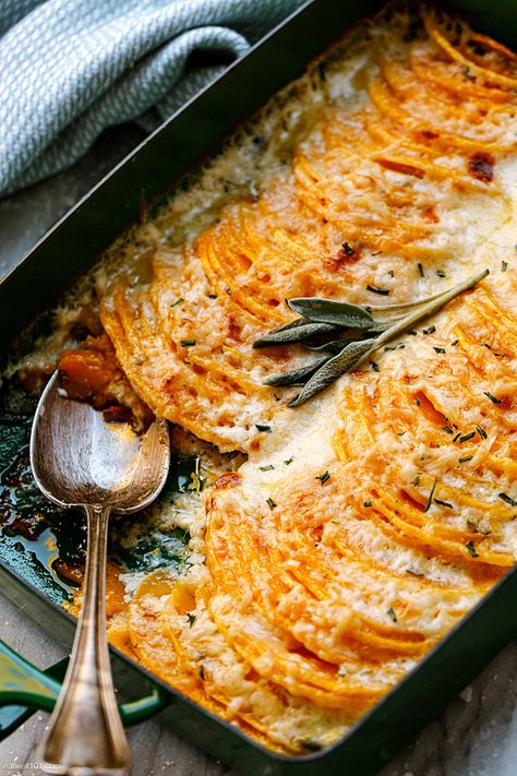 Butternut Squash Gratin - #fall #recipes #butternut #eatwell101 - Our easy butternut squash gratin is a simple and elegant side dish you'll make again and again. Creamy, flavored with sage and garlic, it is a total crowdpleaser for the entertaining season! - #recipe by #eatwell101® Green Bean And Squash Recipes, Squash Side Dishes Recipes, Butternut And Spinach Recipes, Butternut Squash Cast Iron Skillet, Fennel And Butternut Squash, Vegetable Side Dishes For Turkey Dinner, Chestnut Side Dishes, Fine Dining Side Dish Recipes, Parmesan Butternut Squash Gratin