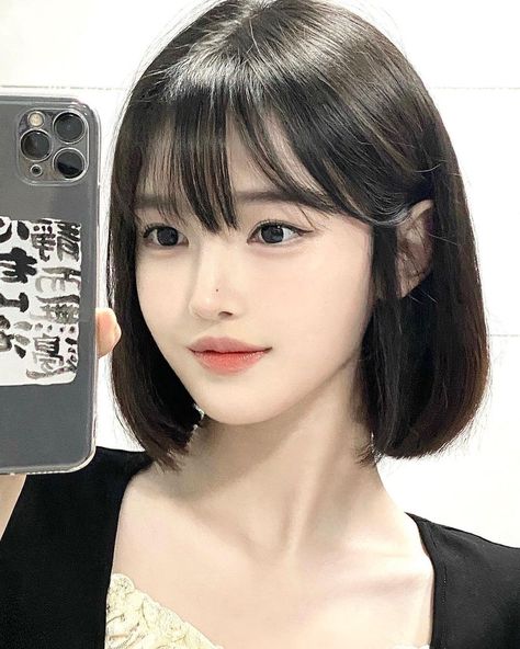 Korean Short Hair Bangs, Korean Short Haircut, Ulzzang Short Hair, Short Haircuts With Bangs, Korean Haircut, Korean Short Hair, Hair Style Korea, Asian Short Hair, Hair Inspiration Short