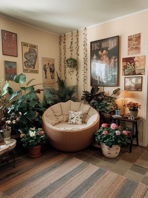 Transform your living space into a cozy plant sanctuary! Embrace vintage vibes with lush greenery and personal touches. ❤️🌿 Share your plant-love stories below! . #homeandgarden #betterhomesandgardens #homegardening #homesandgardens #homegarden #gardenhome #gardeningathome #flowers #plants #beautifulflowers Plant Sanctuary, Bohemian Interiors, Bohemian Interior, Plant Aesthetic, Lush Greenery, House Room, Flowers Plants, Garden Crafts, Diy Garden Decor