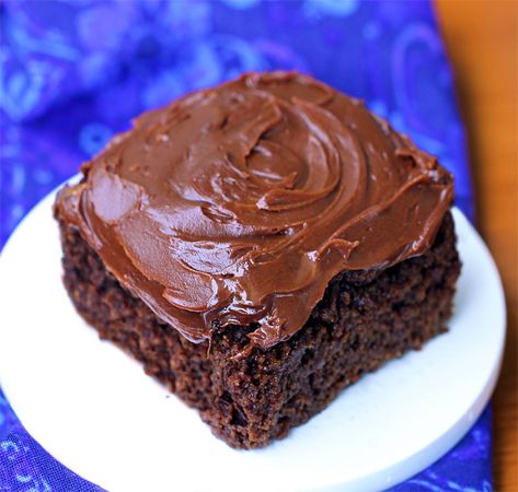 The Best Low Fat Chocolate Cake Recipe Healthy Chocolate Cake Recipe, Low Fat Cake, Vegan Chocolate Cake Recipe, Low Calorie Chocolate, Healthy Chocolate Cake, Chocolate Mayonnaise Cake, Brownie Frosting, 100 Calorie, Chocolate Sheet Cake