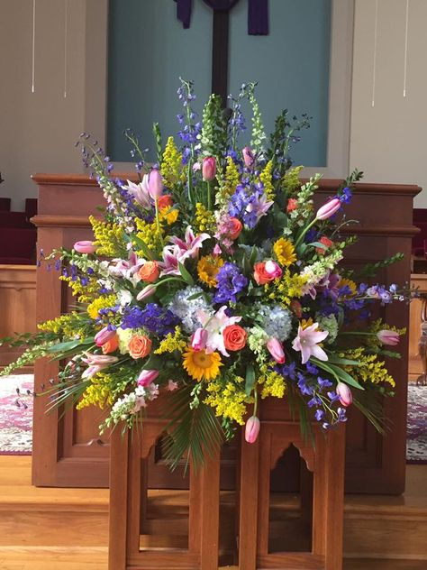 Easter Church Flowers, Gladiolus Arrangements, Alter Flowers, Easter Floral Arrangement, Church Altar, Easter Flower Arrangements, Altar Arrangement, Large Floral Arrangements, Spring Flower Arrangements