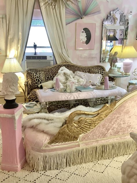 Cohesive Maximalism, Hollywood Glam Aesthetic Room, 80s Entryway, Pink Nyc Apartment, Maximalist Decor Pink, Pink Mantle Decor, Eclectic Feminine Decor, Girly Maximalist Bedroom, Pink Maximalist Decor