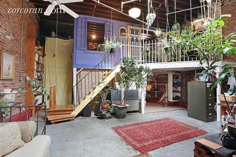 Warehouse Home Converted, Boho Loft Apartment, Artsy Apartment, Warehouse Interior, Warehouse Apartment, Warehouse Living, Converted Warehouse, Warehouse Home, Attic Loft