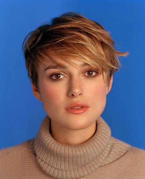 Keira Knightley Keira Knightley Domino, Keira Knightley Hair, Kiera Knightly, Keira Knightly, Keira Knightley, Short Hair With Layers, Charlize Theron, Pride And Prejudice, Pixie Cut