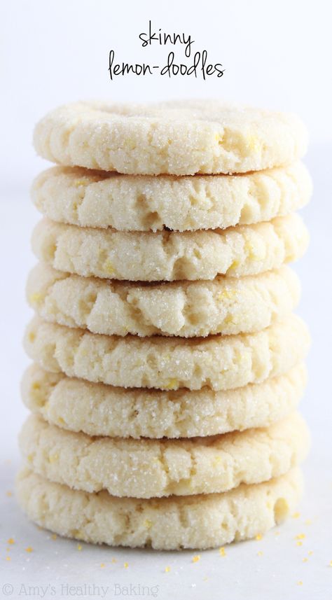 Skinny Lemon Snickerdoodles -- a super easy recipe for chewy, buttery cookies perfect for lemon lovers! Only 97 calories! Low Fat Cookies, Lemon Cookies Recipes, Cookies Healthy, Healthy Sweet Snacks, Lemon Dessert Recipes, Buttery Cookies, Whoopie Pies, Lemon Cookies, Super Easy Recipes