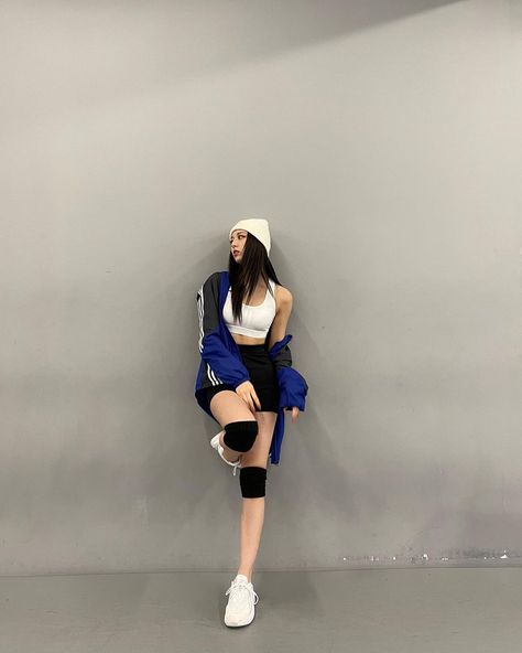 Kpop Dance Practice Outfits, Dance Practice Outfits, Itzy Pics, Dance Outfits Practice, Itzy Yuna, Dance Outfit, Practice Outfits, Yuna Itzy, Lia Ryujin Chaeryeong