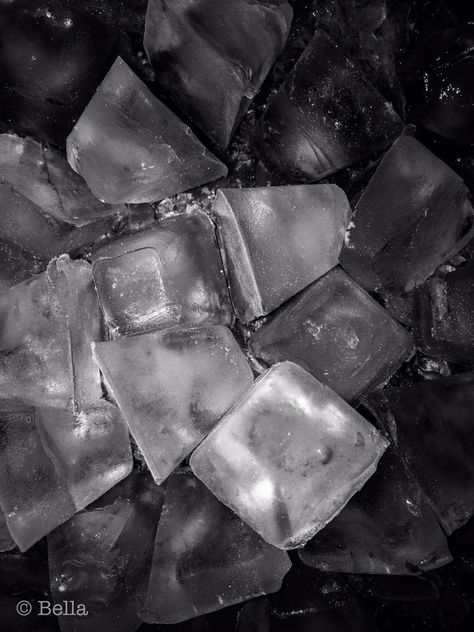 Es Batu Aesthetic, Ais Batu, Top Poems, Ice Eater, Ice Aesthetic, Ghost Photography, Finding A Hobby, Eating Ice, Black Ice