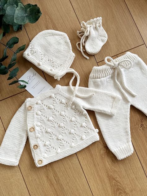 Newborn Knit Outfit, Newborn Coming Home Outfit, Organic Cotton Baby Clothes, White Knit Baby Outfit, Baby Hospital Outfit - Etsy New Zealand Newborn Boy Coming Home Outfit, Knit Baby Pants, Baby Homecoming, Natural Baby Clothes, Baby Boy Christening Outfit, Knitted Baby Outfits, Baby Hospital Outfit, Organic Cotton Baby Clothes, Boy Christening Outfit