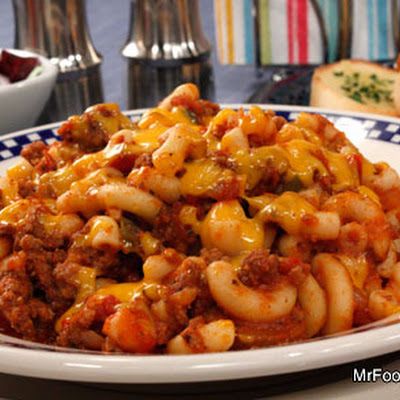 American Goulash - ground beef, macaroni and spaghetti sauce all cooked in one skillet.  Easy and quick dinner the entire family will love! Skillet Goulash, Vegetarian Goulash, Easy Goulash Recipes, American Goulash, Goulash Recipe, Hearty Comfort Food, Goulash Recipes, Goulash, Spaghetti Sauce