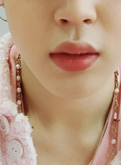 Jimin Lips, Jimin Pink Hair, Jimin's Lips, Bts Makeup, Bff Girls, Skin Retouching, Lips Drawing, Beautiful Lips, Park Jimin Bts