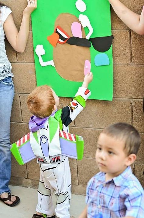 Toy Story Lesson Plans Preschool, Toys Story Birthday, Happy Birthday B, Buzz Lightyear Birthday Party, Buzz Lightyear Party, Buzz Lightyear Birthday, Toy Story Party Decorations, Toy Story Theme, Story Birthday