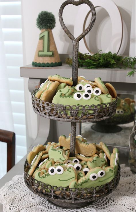 Alligator Baby Shower Ideas, Louisiana Themed Party, Alligator Birthday Party, Cajun Party, Crocodile Birthday, Alligator Birthday Parties, Shower Vibes, Alligator Birthday, Dragon Baby Shower