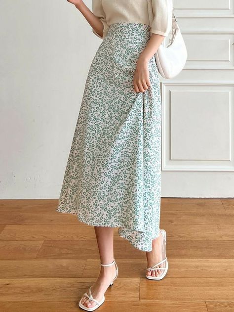 Floral Long Skirt Outfit, Skirt Outfits Dressy, Floral Skirt Outfit, Missionary Outfits, Floral Blouse Outfit, Spring Skirt Outfits, Modest Skirt, Long Floral Skirt, White Floral Skirt