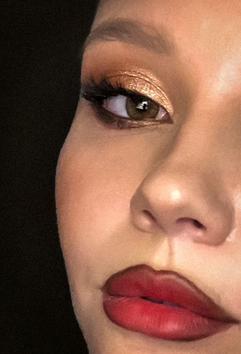 Red Lip Brown Liner, Red Lip Dark Liner, Gold Makeup Red Lips, Mariachi Makeup, Gold Red Makeup, Glitter Eye Black, Red Lips Aesthetic, Red Glossy Lips, Guard Makeup