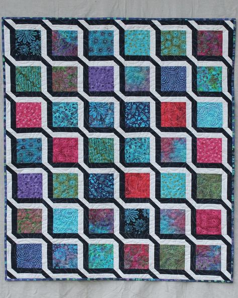 Layer Cake Quilt Patterns, Quilt Big, Quilt Layers, Layer Cake Quilts, Black And White Quilts, Scrappy Quilt Patterns, Charm Quilt, Wedding Quilt, Man Quilt