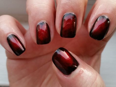 Red And Black Nail Polish Ideas, Red Gradient Nails, Gradiant Nails, All Nails, Ultra Beauty, Red Gradient, Red Manicure, Red Polish, Sns Nails