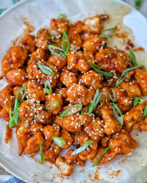 Korean Cauliflower, Popcorn Cauliflower, Spicy Popcorn, Crispy Cauliflower, Cauliflower Wings, Vegan Mozzarella, Spicy Korean, Popcorn Chicken, Baked Cauliflower