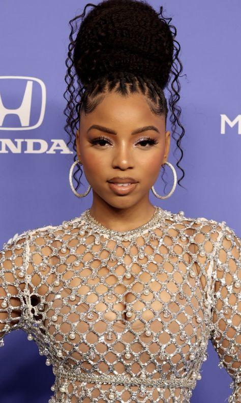 Chloe Loc Styles, Wedding Locks Hairstyles, Dreadlock Buns, Ponytail With Locs, Chloe Bailey Loc Styles, Chloe And Halle Locs Style, Chloe Bailey Hairstyles, Braided Bun Hairstyles, Dreadlock Style